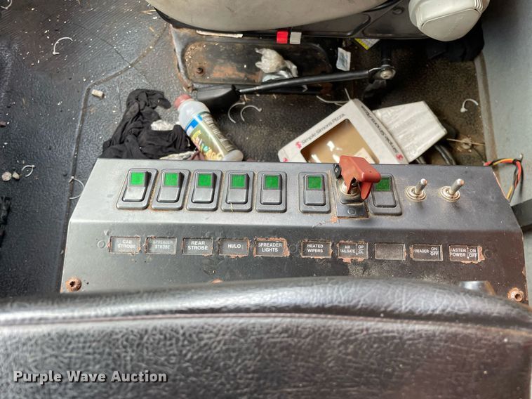 image for item LV9826 2007 International 7400  dump truck