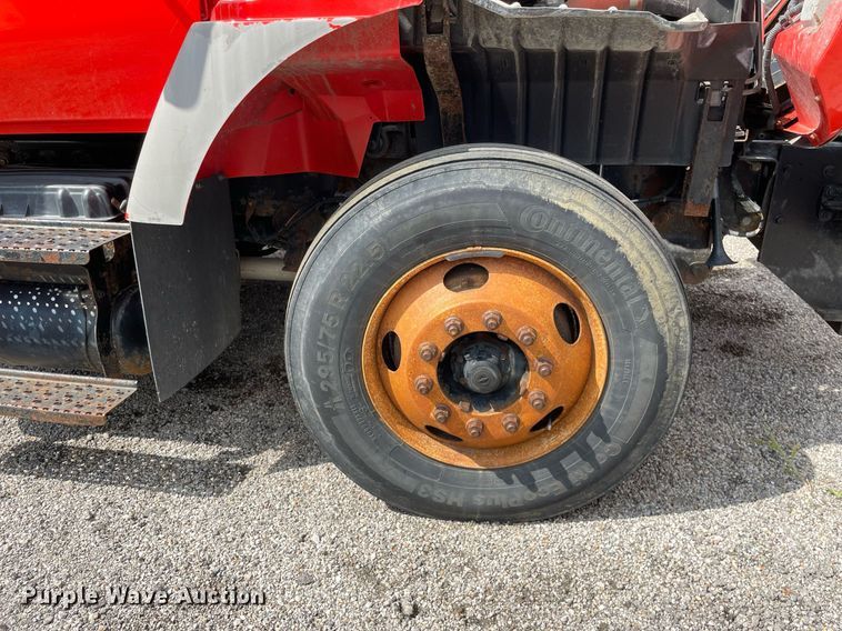 image for item LV9826 2007 International 7400  dump truck