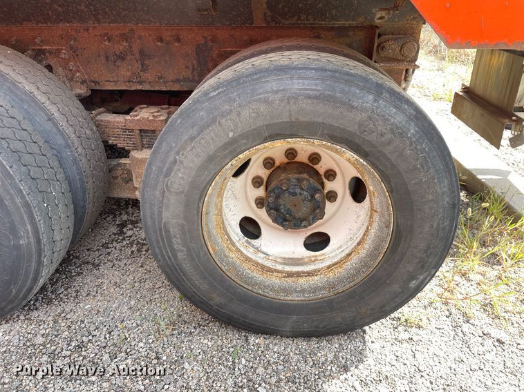 image for item LV9826 2007 International 7400  dump truck