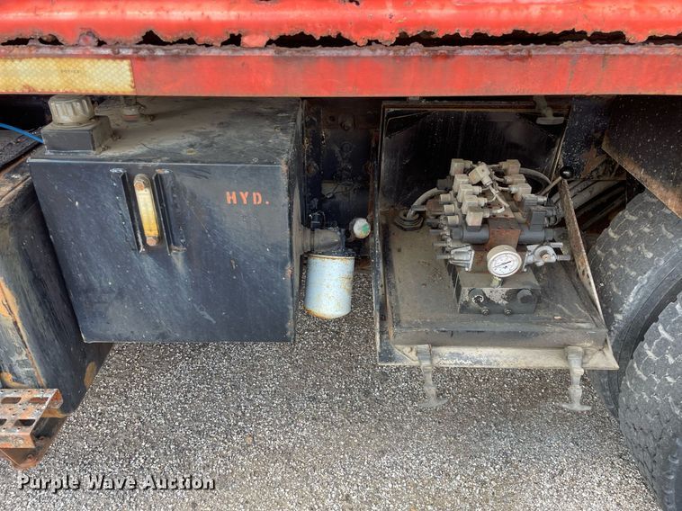 image for item LV9827 2001 Sterling LT7500  dump truck
