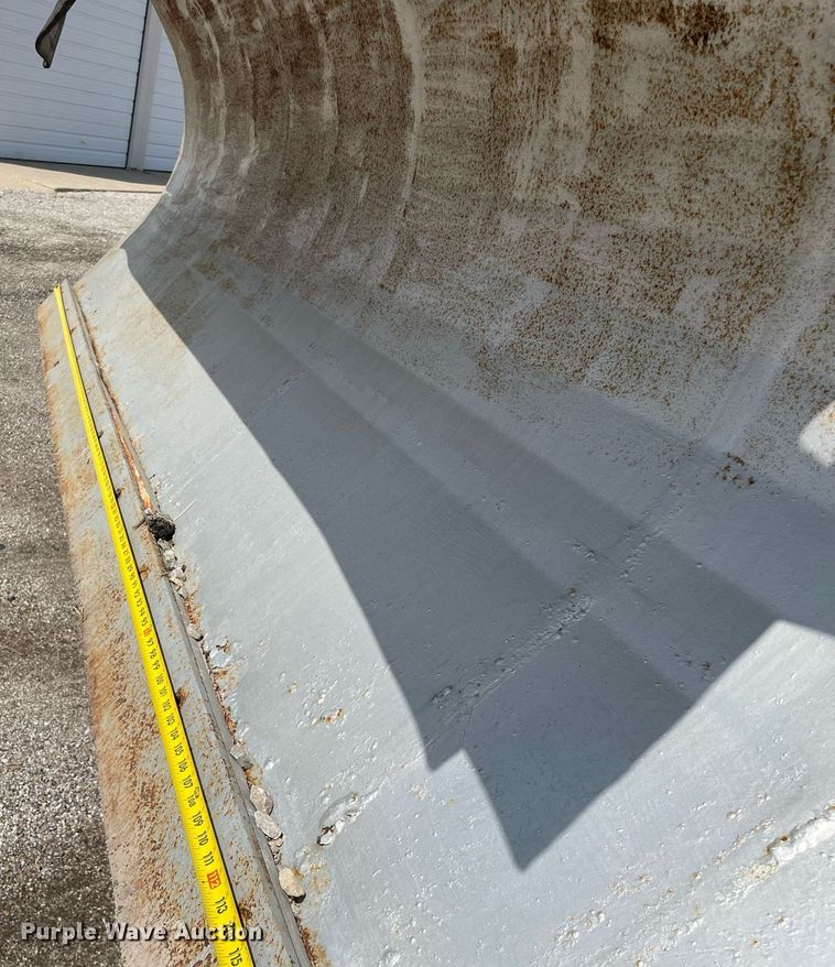 image for item LV9827 2001 Sterling LT7500  dump truck