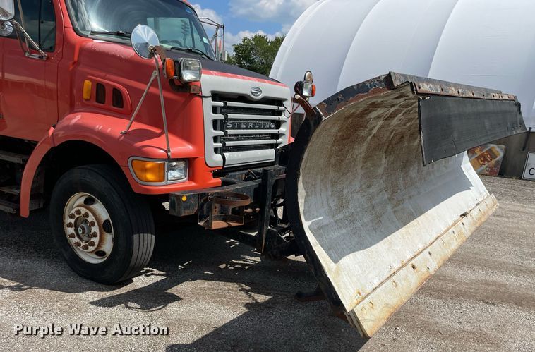 image for item LV9827 2001 Sterling LT7500  dump truck