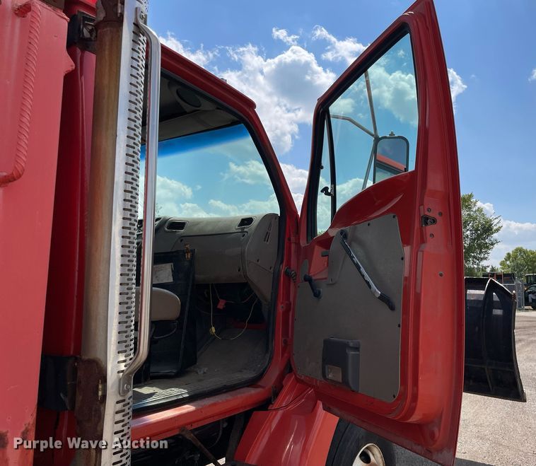 image for item LV9827 2001 Sterling LT7500  dump truck