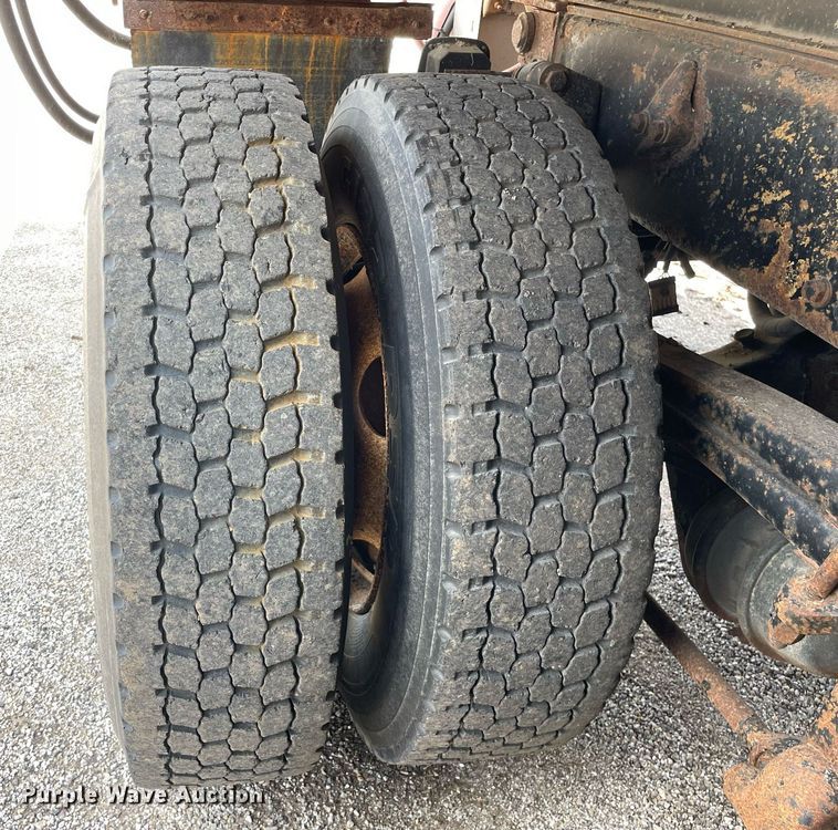 image for item LV9827 2001 Sterling LT7500  dump truck