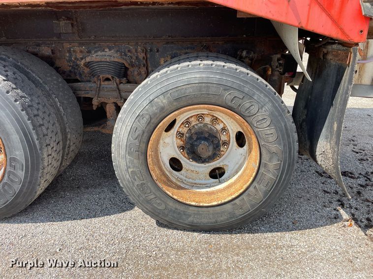 image for item LV9827 2001 Sterling LT7500  dump truck