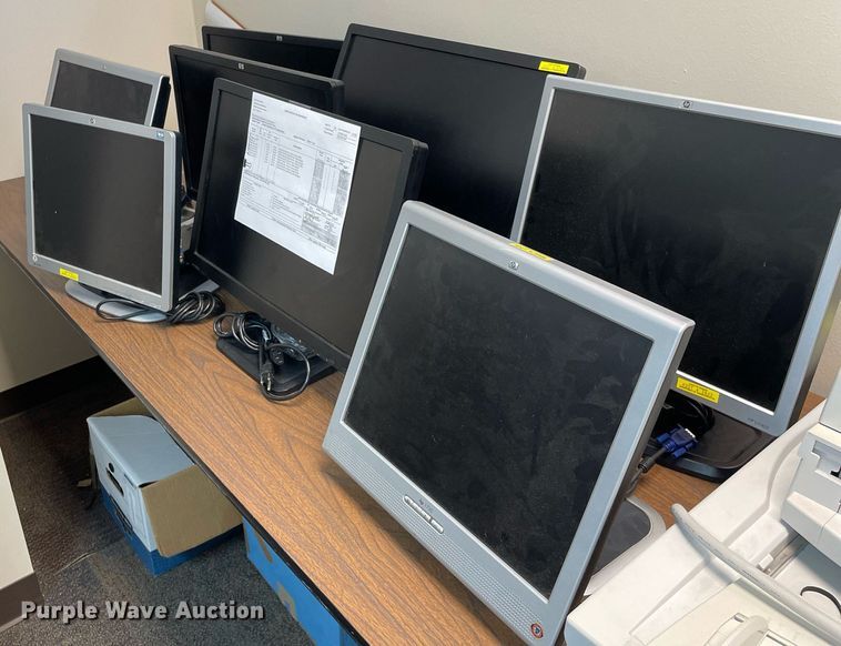 image for item LV9828 (36) HP monitors