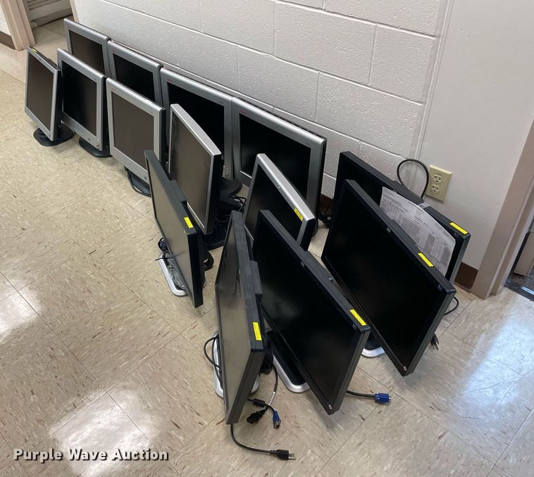 image for item LV9828 (36) HP monitors