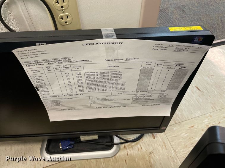 image for item LV9828 (36) HP monitors