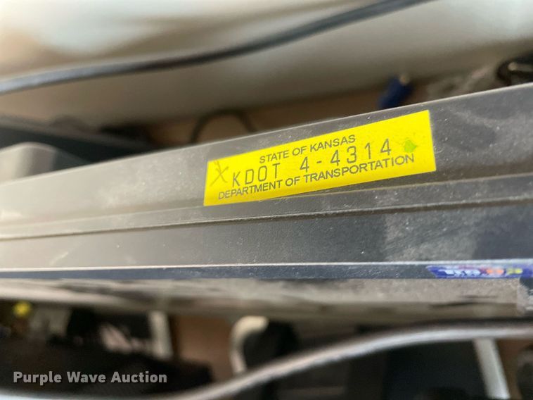 image for item LV9828 (36) HP monitors