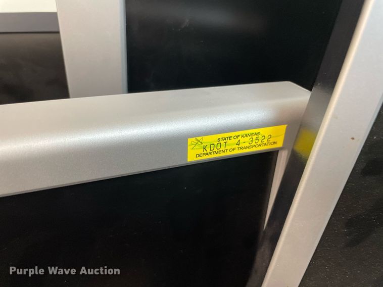 image for item LV9828 (36) HP monitors