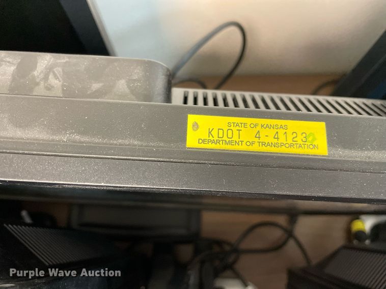 image for item LV9828 (36) HP monitors