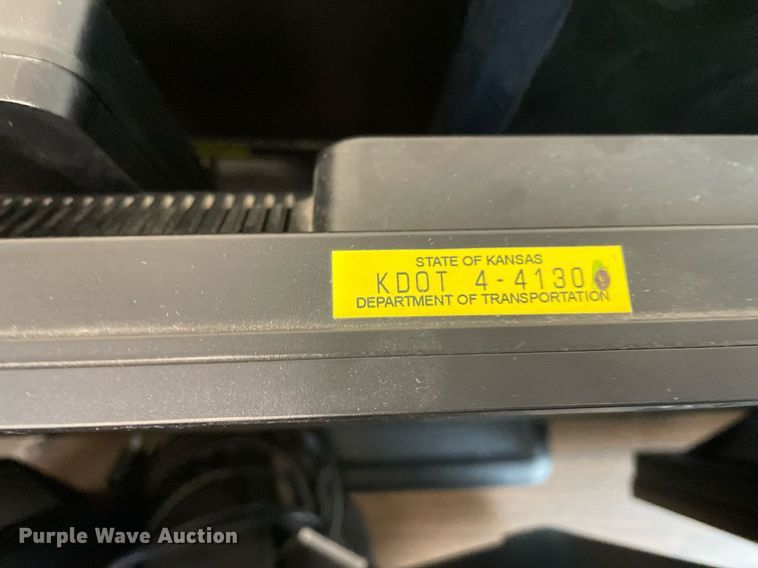 image for item LV9828 (36) HP monitors