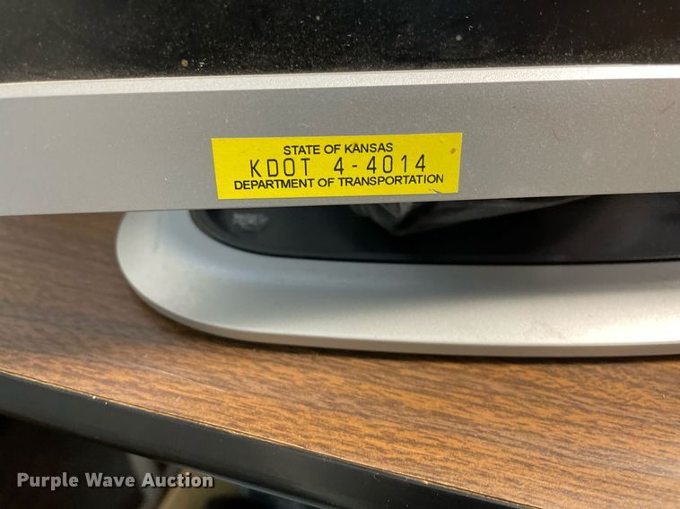 image for item LV9828 (36) HP monitors