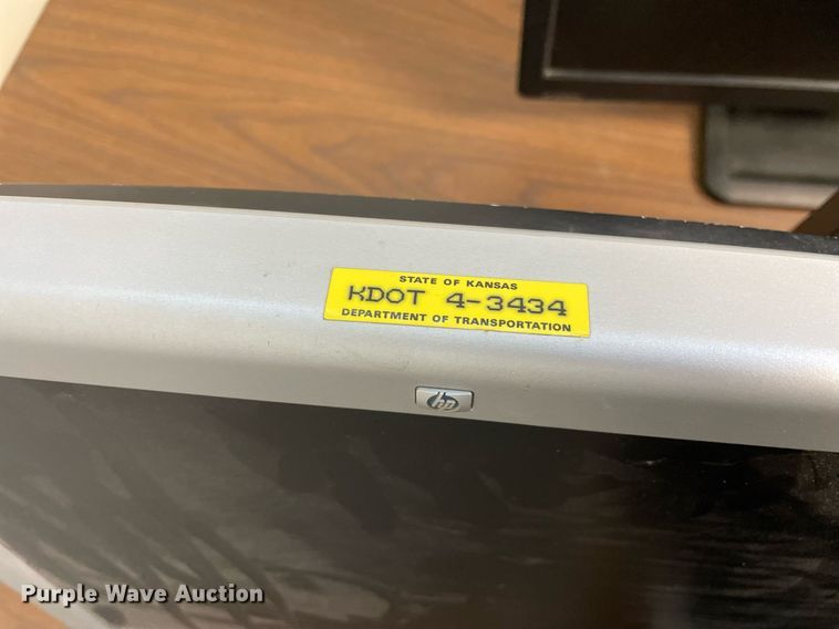 image for item LV9828 (36) HP monitors