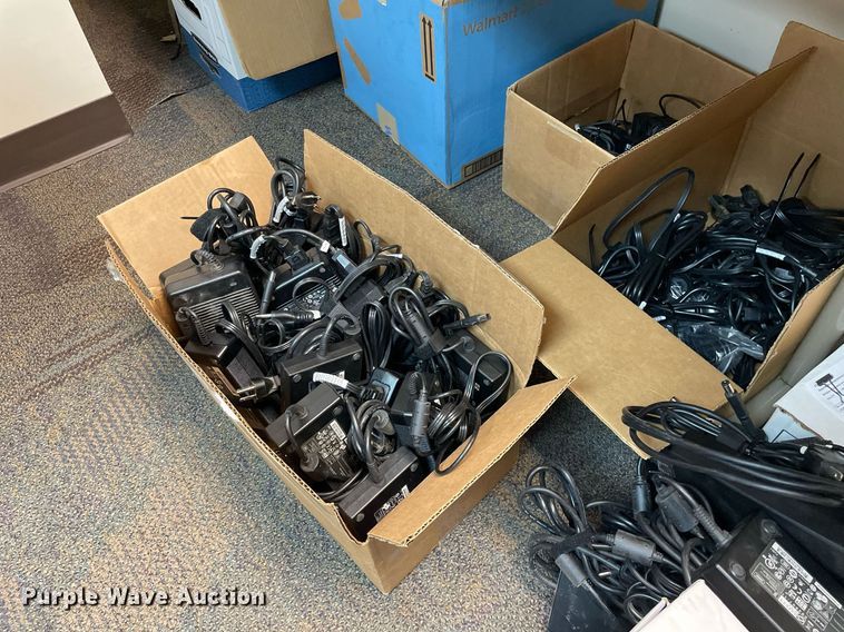 image for item LV9831 (70) HP docking stations