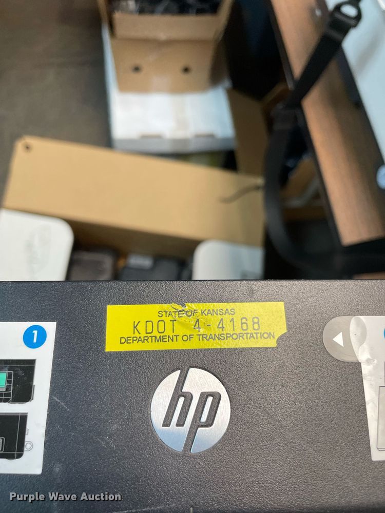 image for item LV9831 (70) HP docking stations