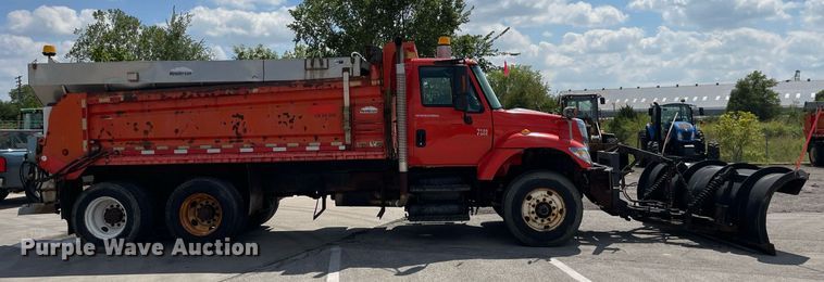 image for item LV9832 2005 International 7500  dump truck