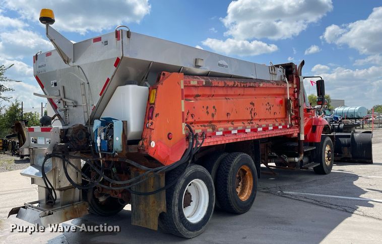 image for item LV9832 2005 International 7500  dump truck