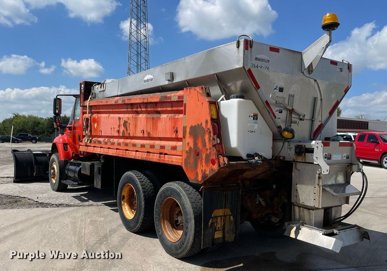 image for item LV9832 2005 International 7500  dump truck