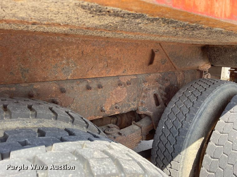 image for item LV9832 2005 International 7500  dump truck