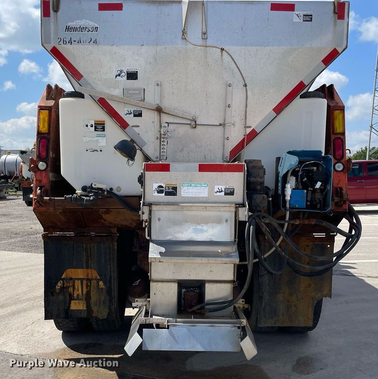 image for item LV9832 2005 International 7500  dump truck