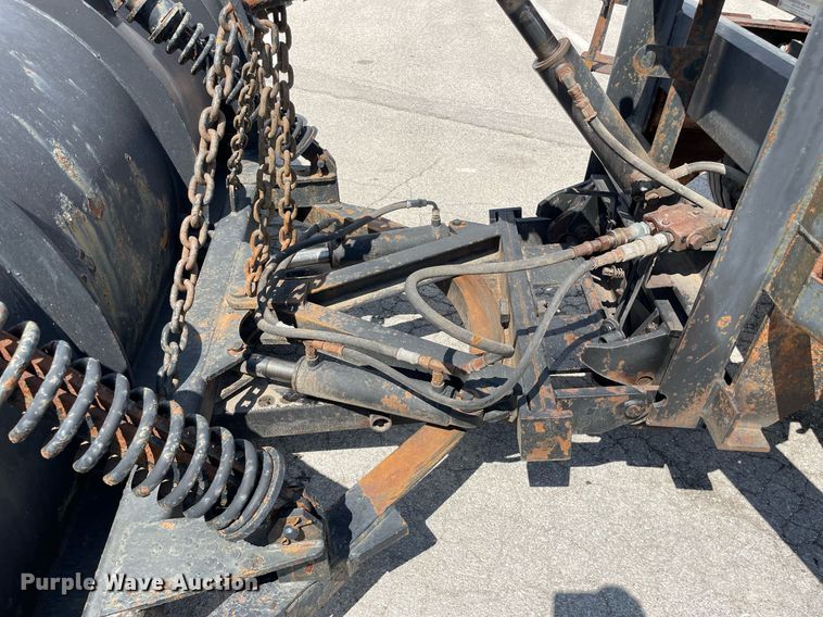 image for item LV9832 2005 International 7500  dump truck