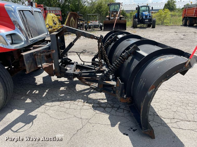 image for item LV9832 2005 International 7500  dump truck