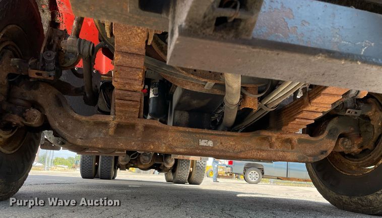 image for item LV9832 2005 International 7500  dump truck