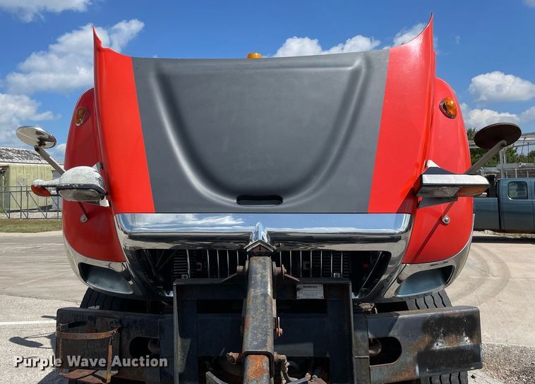 image for item LV9832 2005 International 7500  dump truck