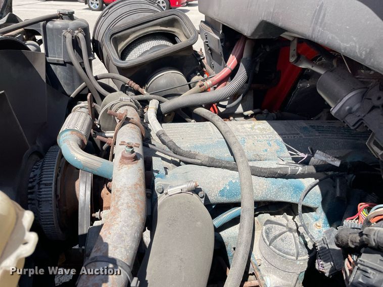 image for item LV9832 2005 International 7500  dump truck