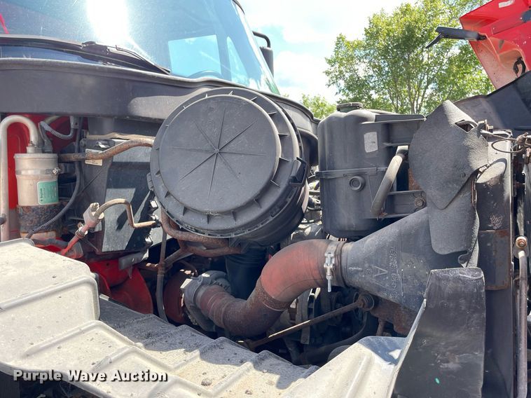 image for item LV9832 2005 International 7500  dump truck