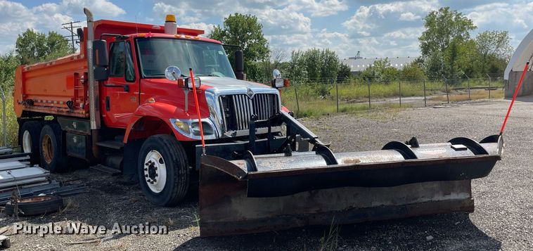 image for item LV9833 2005 International 7400  dump truck