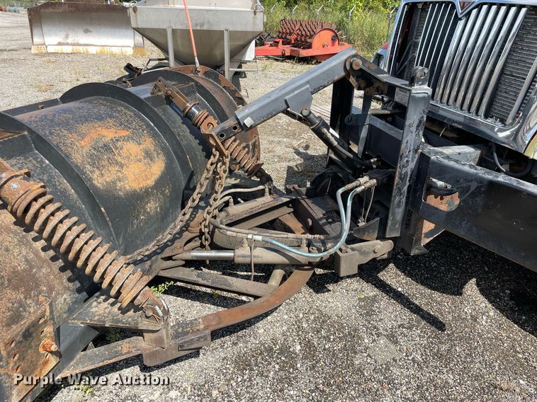 image for item LV9833 2005 International 7400  dump truck