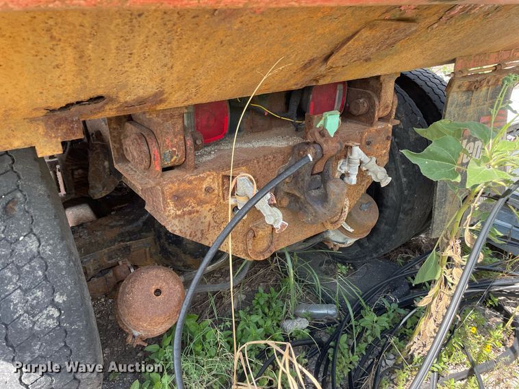 image for item LV9833 2005 International 7400  dump truck