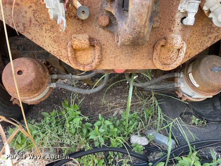 image for item LV9833 2005 International 7400  dump truck