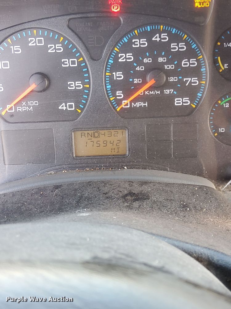 image for item LV9833 2005 International 7400  dump truck