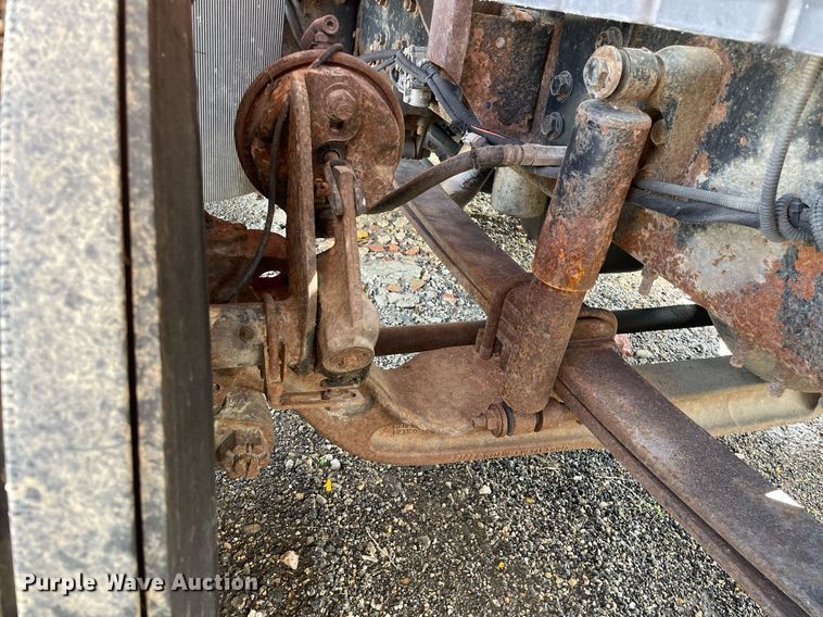 image for item LV9833 2005 International 7400  dump truck