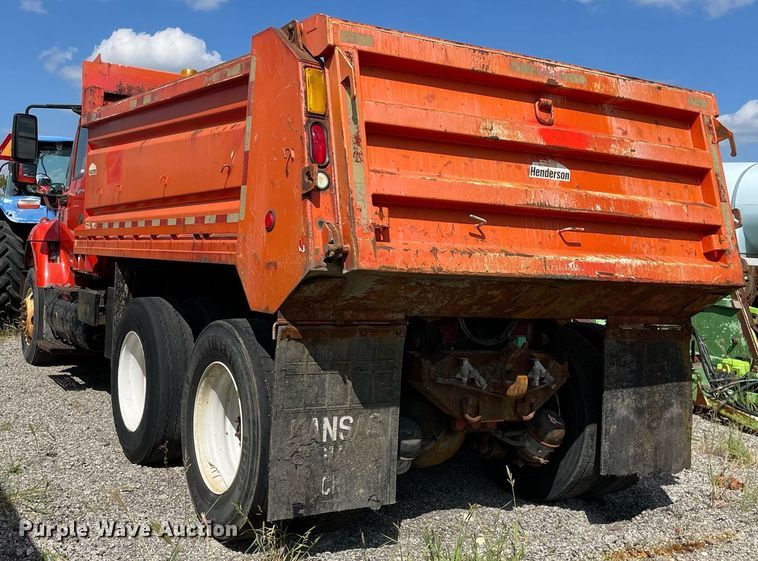 image for item LV9834 2005 International 7400  dump truck