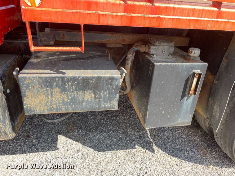 image for item LV9834 2005 International 7400  dump truck