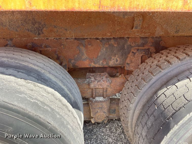 image for item LV9834 2005 International 7400  dump truck