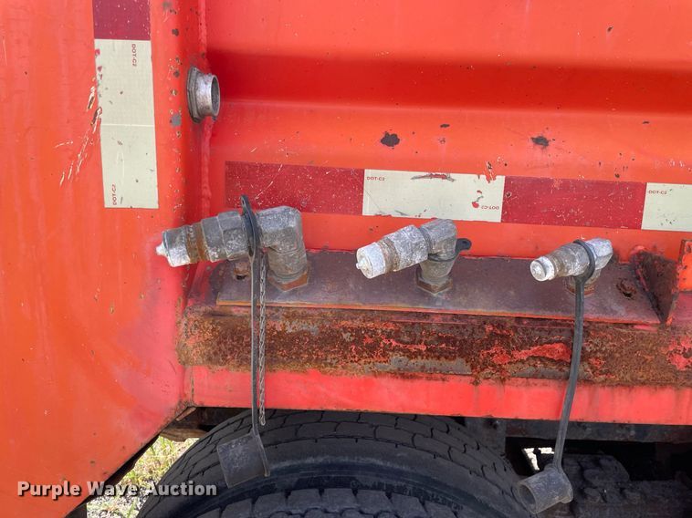 image for item LV9834 2005 International 7400  dump truck