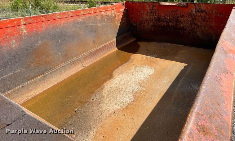 image for item LV9834 2005 International 7400  dump truck