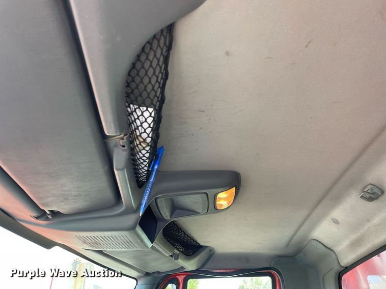 image for item LV9834 2005 International 7400  dump truck