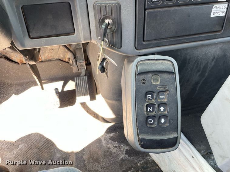 image for item LV9834 2005 International 7400  dump truck