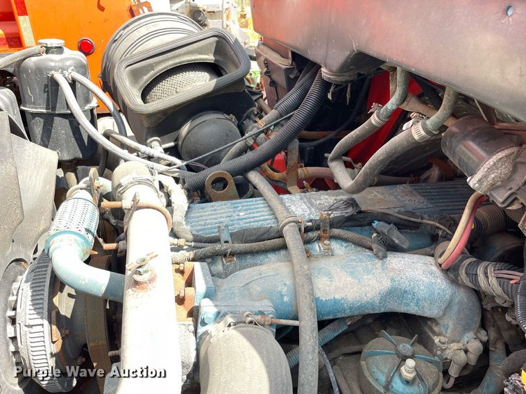 image for item LV9834 2005 International 7400  dump truck