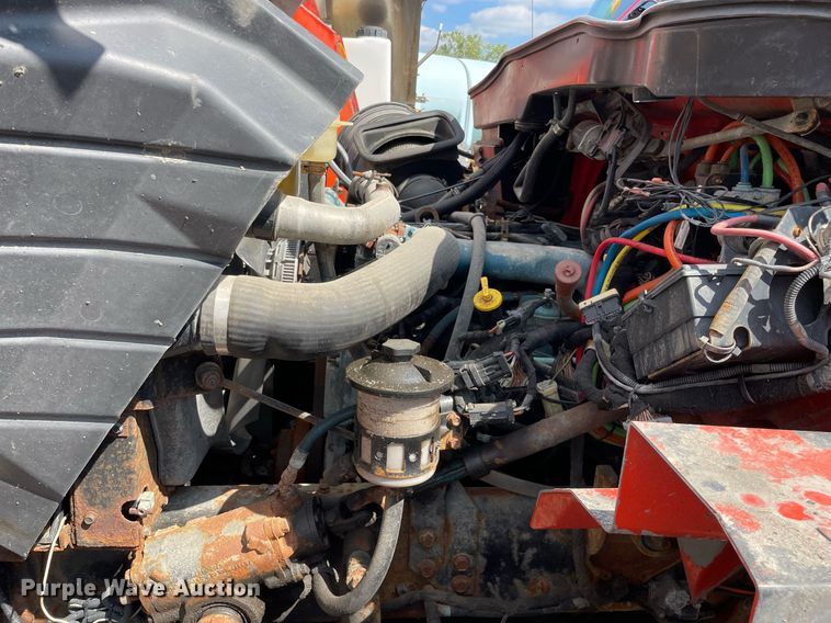 image for item LV9834 2005 International 7400  dump truck