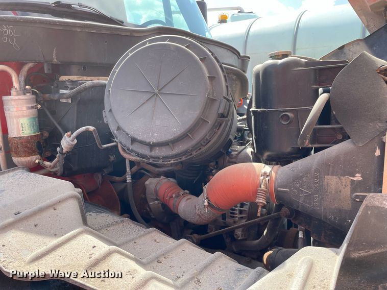 image for item LV9834 2005 International 7400  dump truck