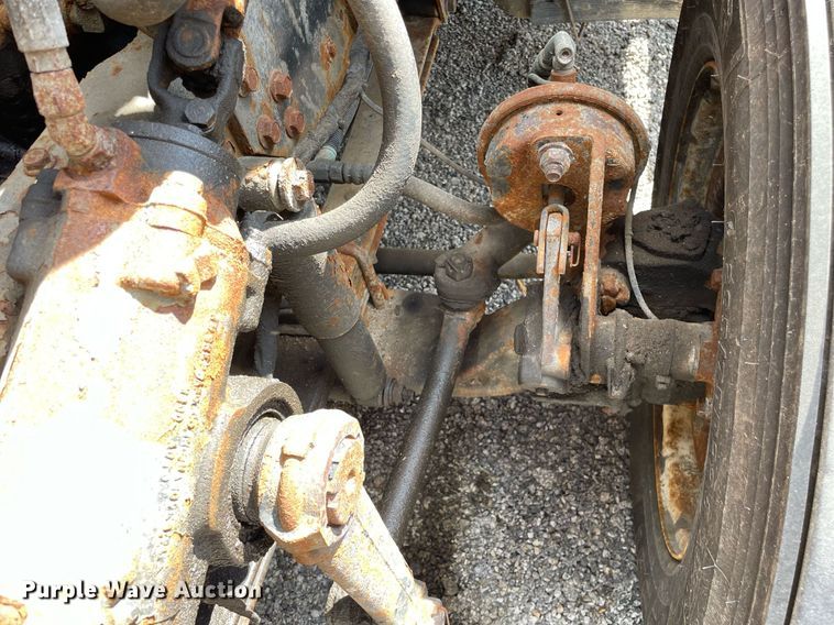 image for item LV9834 2005 International 7400  dump truck