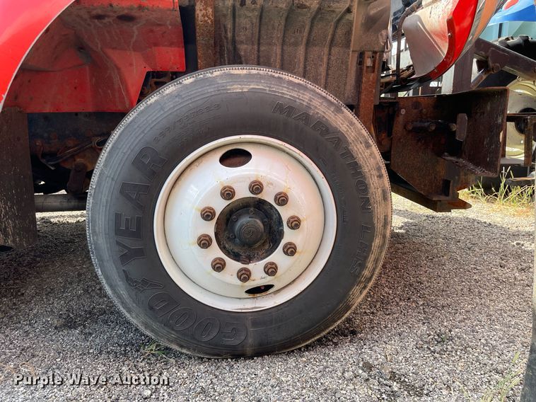 image for item LV9834 2005 International 7400  dump truck