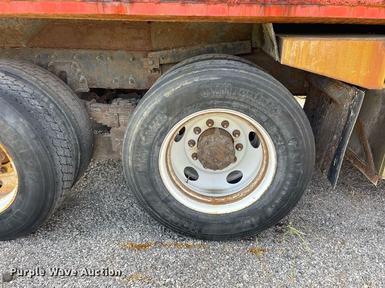 image for item LV9834 2005 International 7400  dump truck